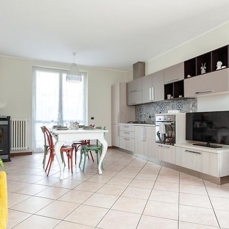 Apartment Misiadele Carnago Bagian luar foto