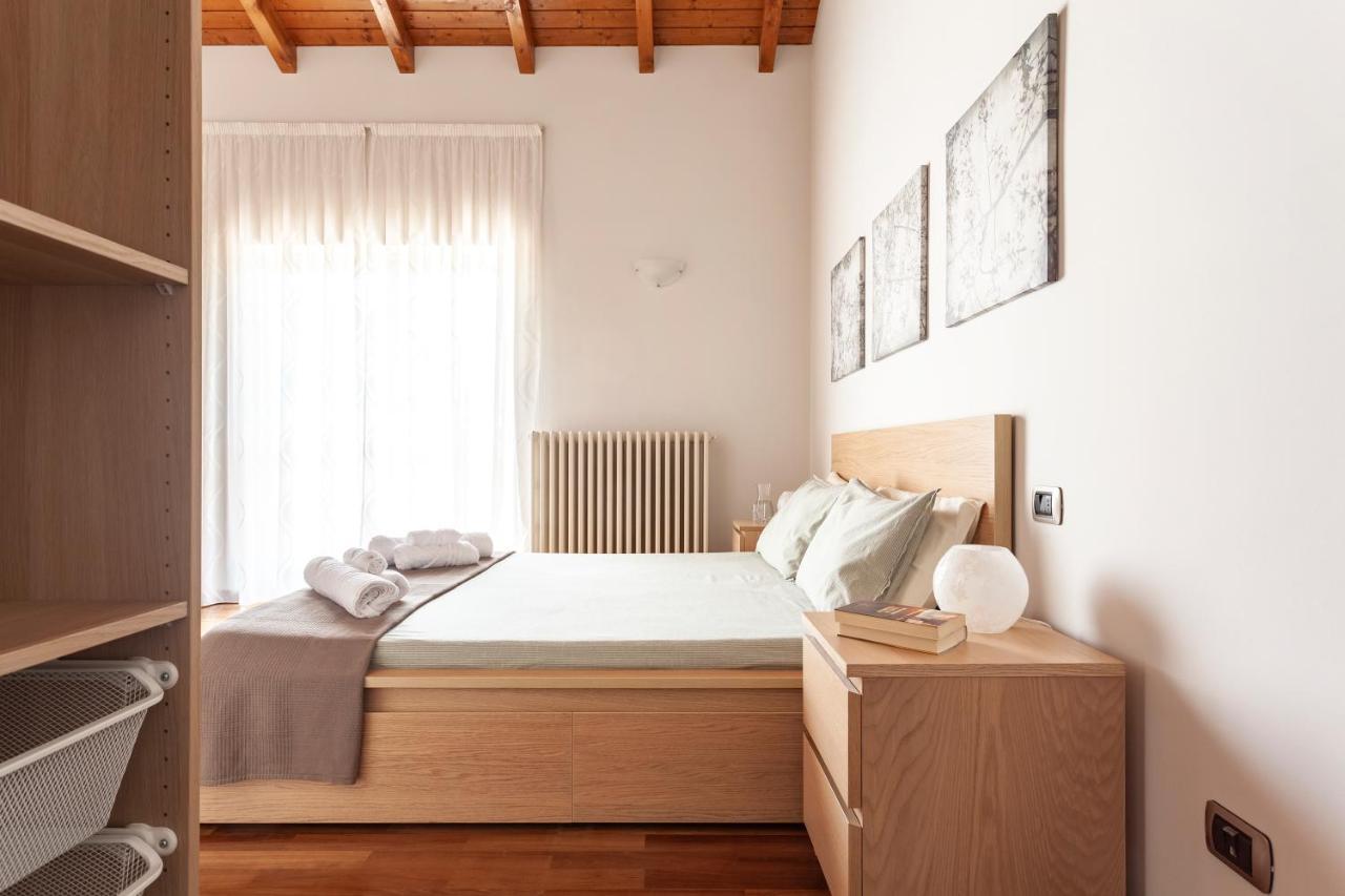 Apartment Misiadele Carnago Bagian luar foto
