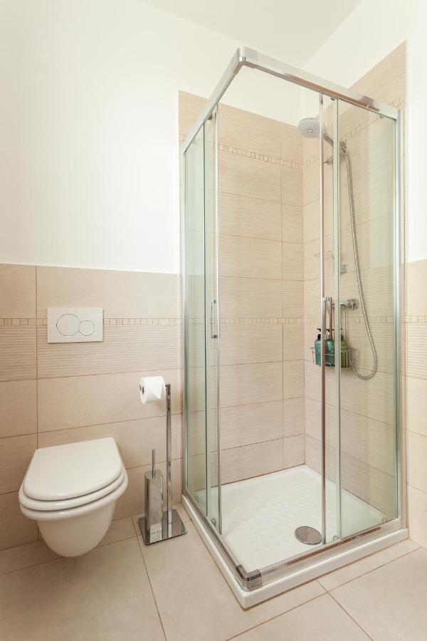 Apartment Misiadele Carnago Bagian luar foto