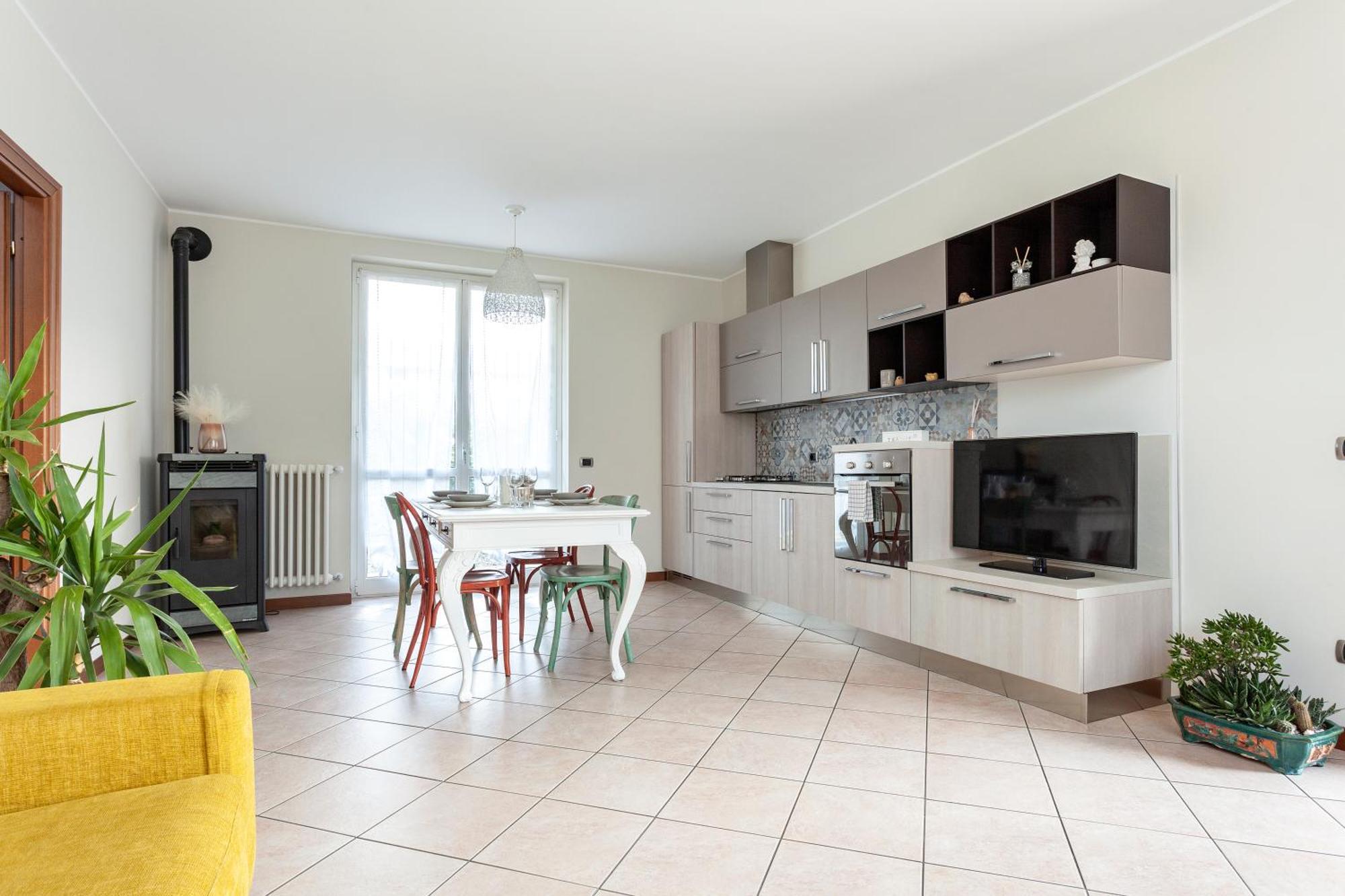 Apartment Misiadele Carnago Bagian luar foto